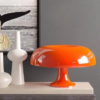 Luminária em forma de cogumelo laranja decorativa