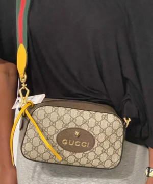 Bolsa estilo Gucci preta com alça de corrente