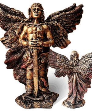 Escultura de anjo com asas douradas em resina bronze estilo C